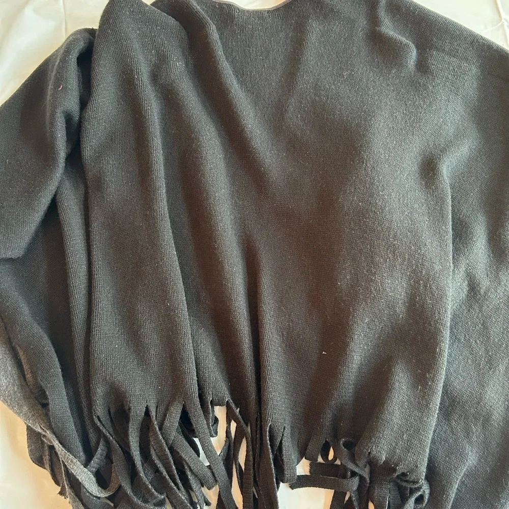 Calvin Klein Black and Gray Shawl has piling but GUC